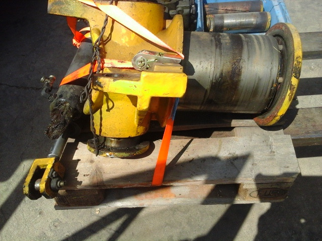 VOLVO L 40 B Drehbock / Drehdurchführung - Hidraulika - Celtniecības tehnika: foto 1 VOLVO L 40 B Drehbock / Drehdurchführung - Hidraulika - Celtniecības tehnika: foto 1