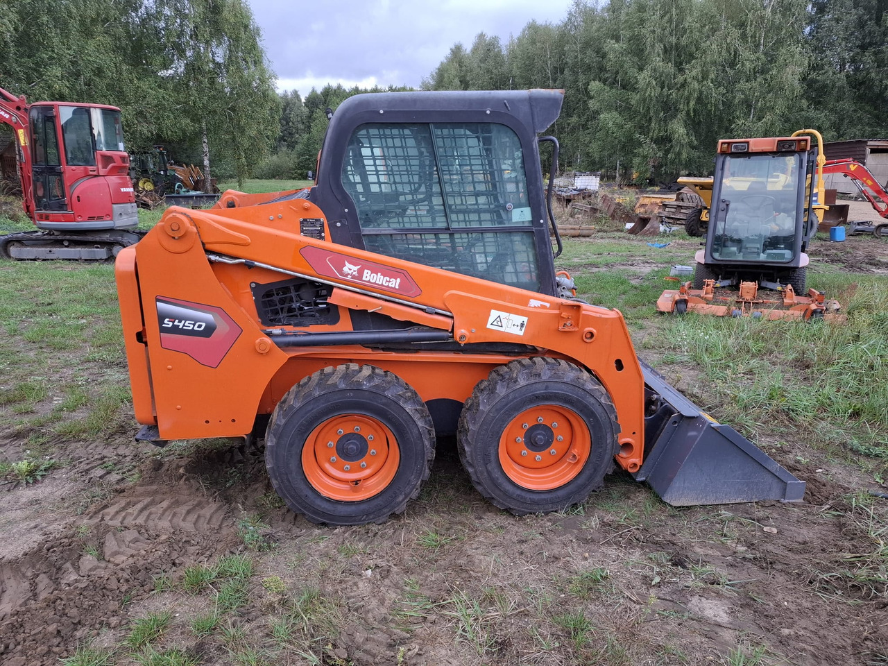 BOBCAT S450 - Kompaktiekrāvējs: foto 1 BOBCAT S450 - Kompaktiekrāvējs: foto 1