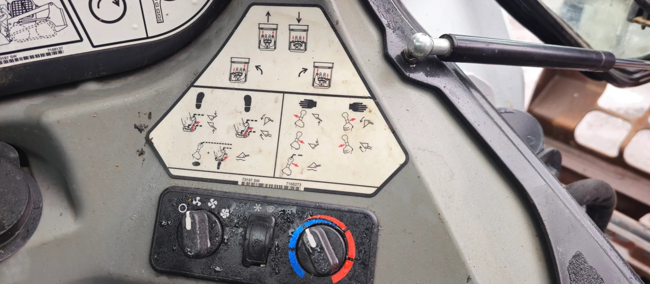 BOBCAT S570 - Kompaktiekrāvējs: foto 5 BOBCAT S570 - Kompaktiekrāvējs: foto 5