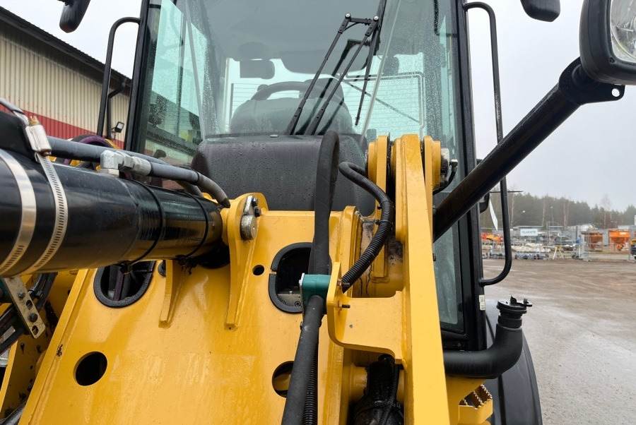 CATERPILLAR 908 M - Riteņu iekrāvējs: foto 3 CATERPILLAR 908 M - Riteņu iekrāvējs: foto 3