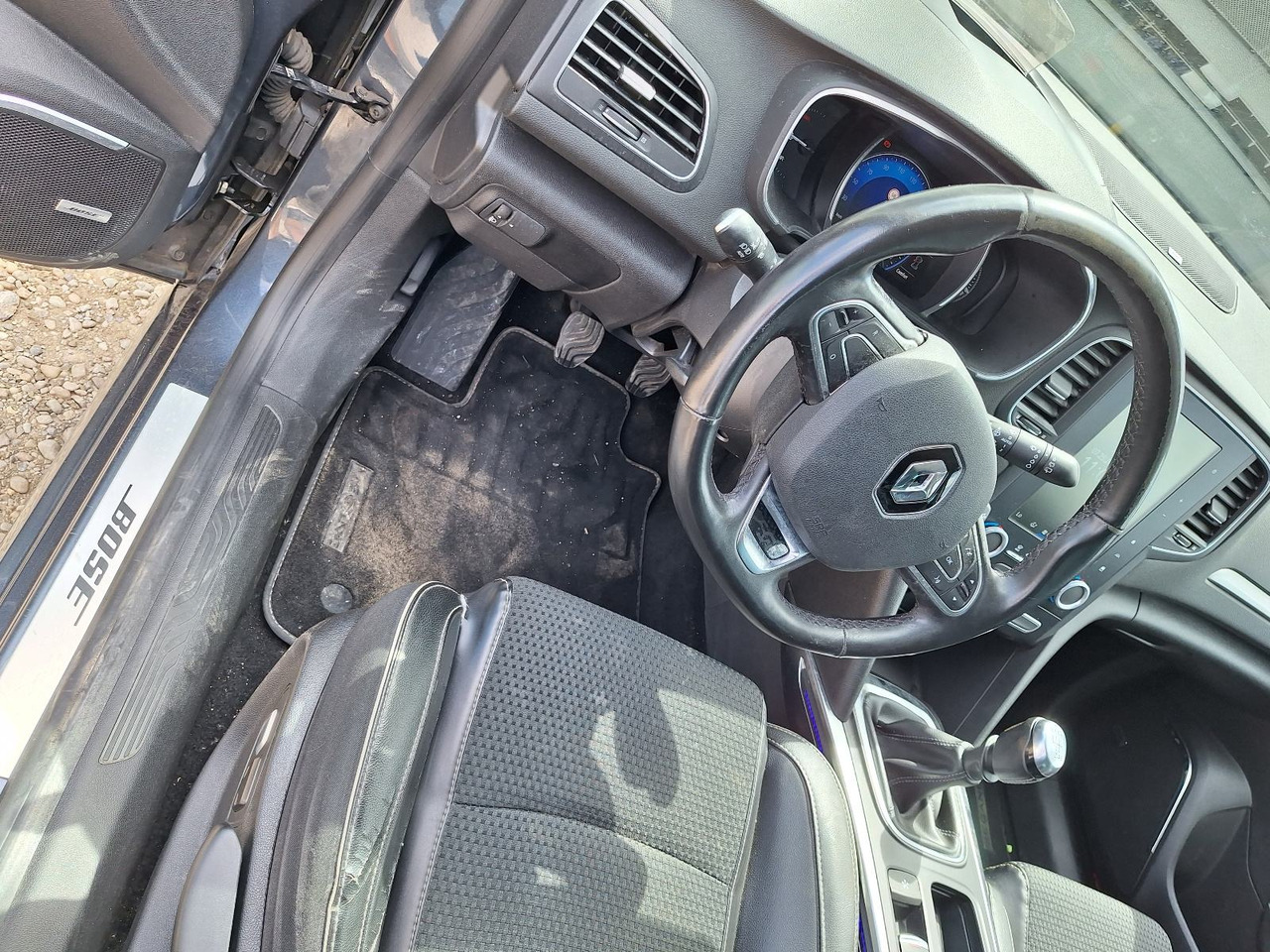 Renault Megane Blue dCi 95, zamjena - Sedans: foto 3 Renault Megane Blue dCi 95, zamjena - Sedans: foto 3