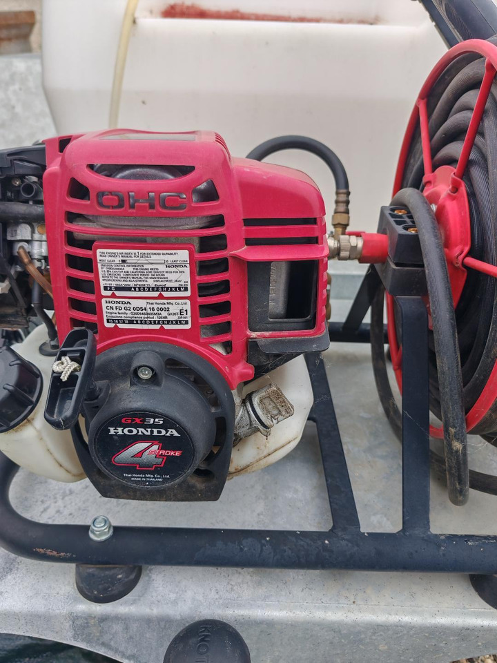 Tank na prikolici - Celtniecības maisītājs, Piekabe: foto 3 Tank na prikolici - Celtniecības maisītājs, Piekabe: foto 3