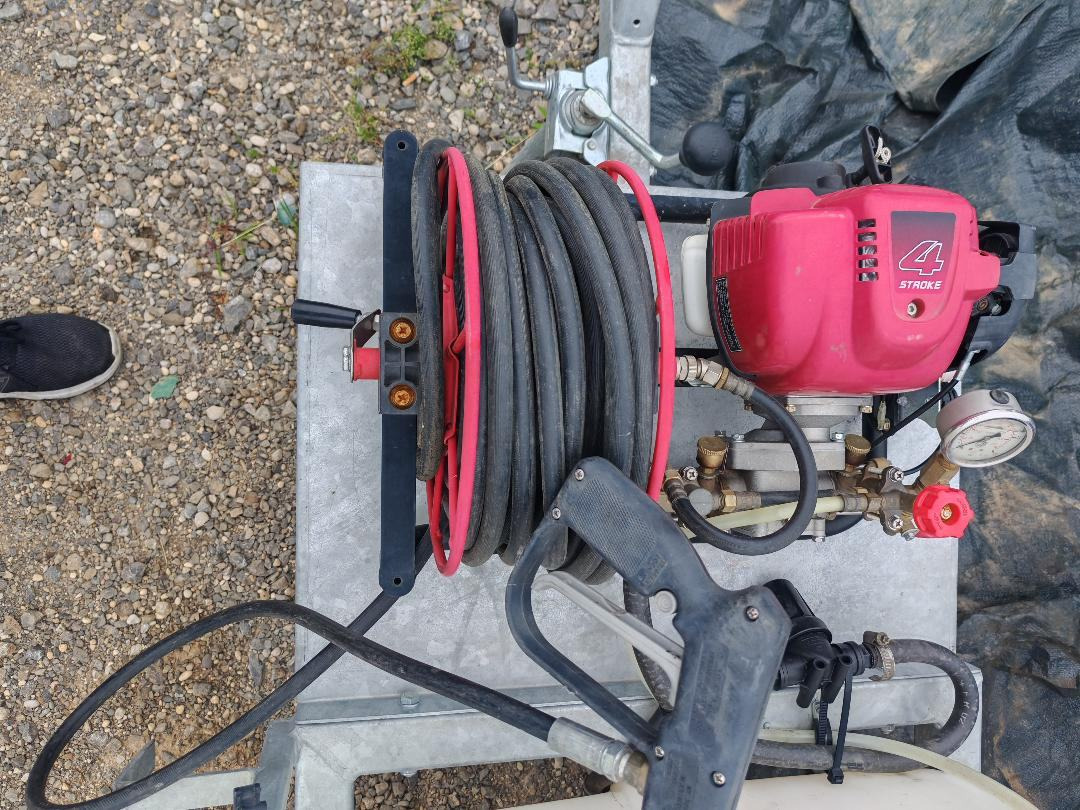 Tank na prikolici - Celtniecības maisītājs, Piekabe: foto 2 Tank na prikolici - Celtniecības maisītājs, Piekabe: foto 2