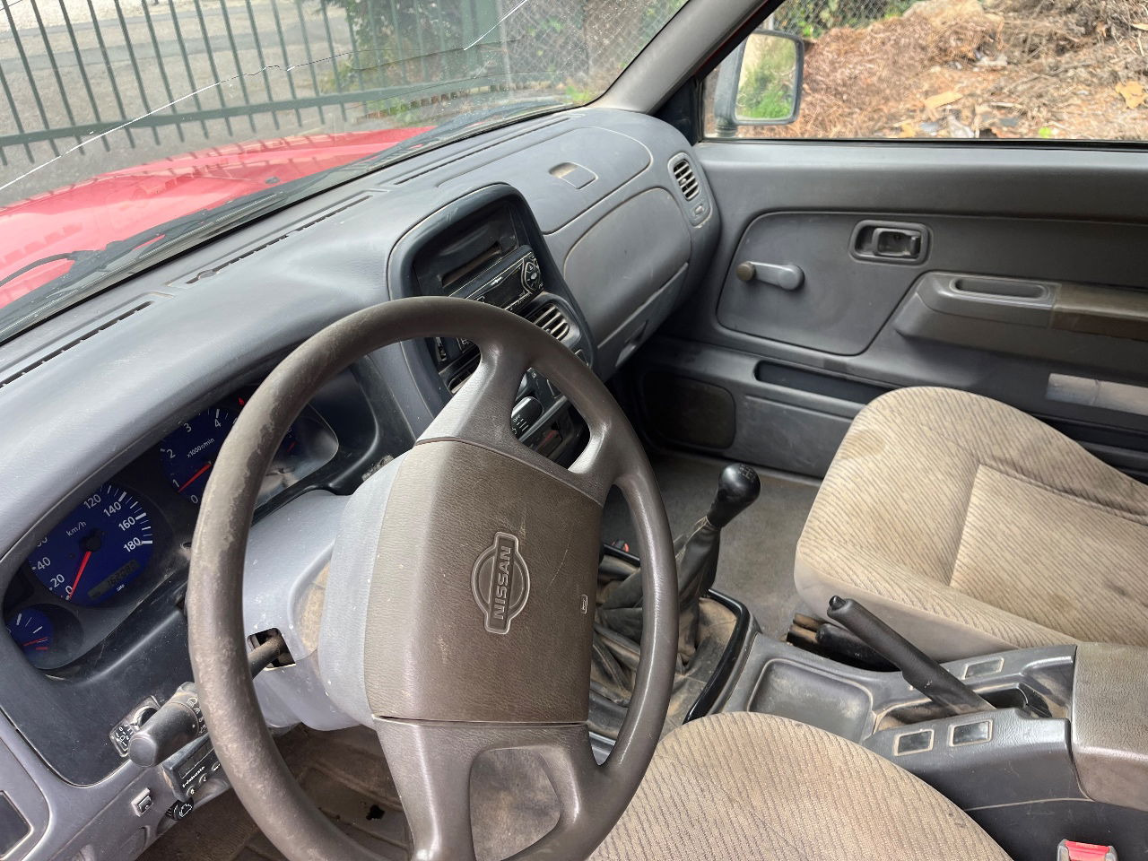 Nissan 4x4 - Pikaps: foto 5 Nissan 4x4 - Pikaps: foto 5