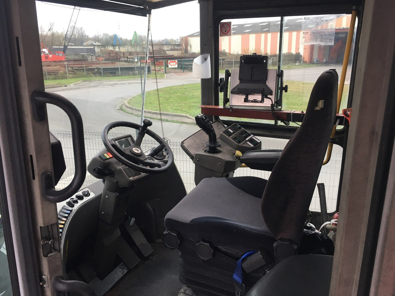 KALMAR DRD 450 80 S5XS - Sānu konteineru krāvējs: foto 5 KALMAR DRD 450 80 S5XS - Sānu konteineru krāvējs: foto 5