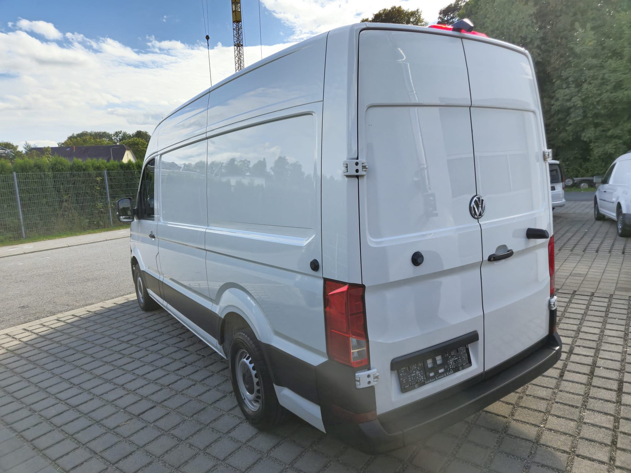 VOLKSWAGEN Crafter 35 mittellang Hochdach AppConnect/Kamera - Kravas mikroautobuss: foto 5 VOLKSWAGEN Crafter 35 mittellang Hochdach AppConnect/Kamera - Kravas mikroautobuss: foto 5