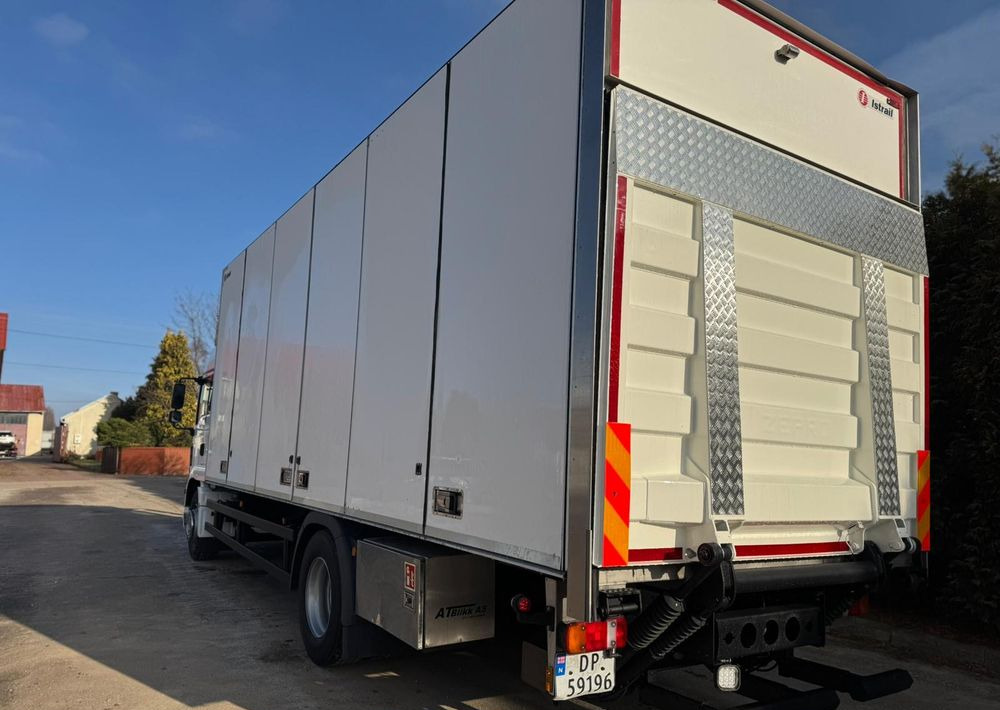 MAN MAN TGM 18.290/ IZOTERMA / OTWIERANY BOK/ /WINDA / 19 EUROPALET/ NISKI PRZEBIEG /SYPIALKA /ACC/EURO6 - Kravas automašīna refrižerators: foto 5 MAN MAN TGM 18.290/ IZOTERMA / OTWIERANY BOK/ /WINDA / 19 EUROPALET/ NISKI PRZEBIEG /SYPIALKA /ACC/EURO6 - Kravas automašīna refrižerators: foto 5