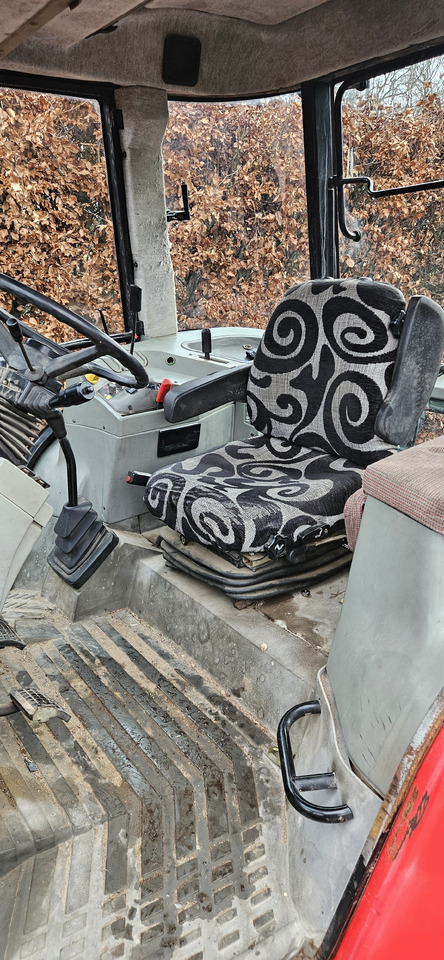 MASSEY FERGUSON 6180 - Traktors: foto 4 MASSEY FERGUSON 6180 - Traktors: foto 4