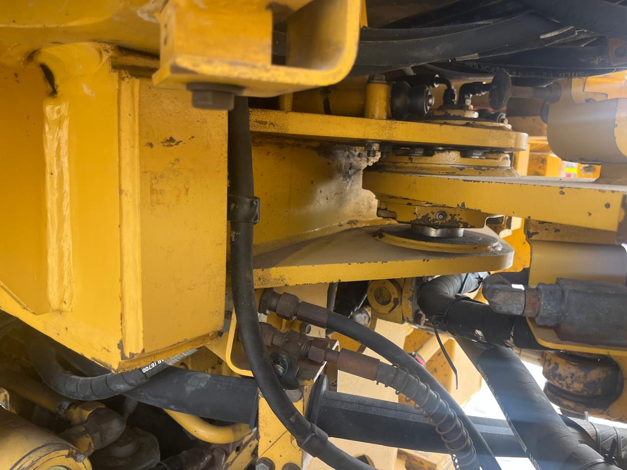 CATERPILLAR 950H - Riteņu iekrāvējs: foto 3 CATERPILLAR 950H - Riteņu iekrāvējs: foto 3