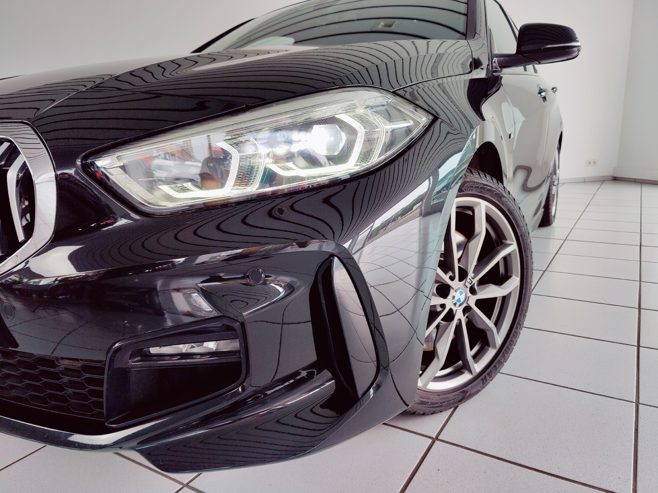 BMW 120 i M Sport RTTI LiveCockpit Head-up Navi - Sedans: foto 2 BMW 120 i M Sport RTTI LiveCockpit Head-up Navi - Sedans: foto 2