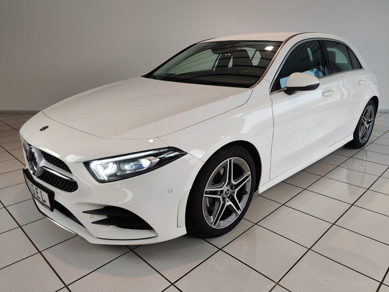 Mercedes-Benz A 200 7G-DCT AMG Line Kamera Navi LED SHZ - Sedans: foto 1 Mercedes-Benz A 200 7G-DCT AMG Line Kamera Navi LED SHZ - Sedans: foto 1