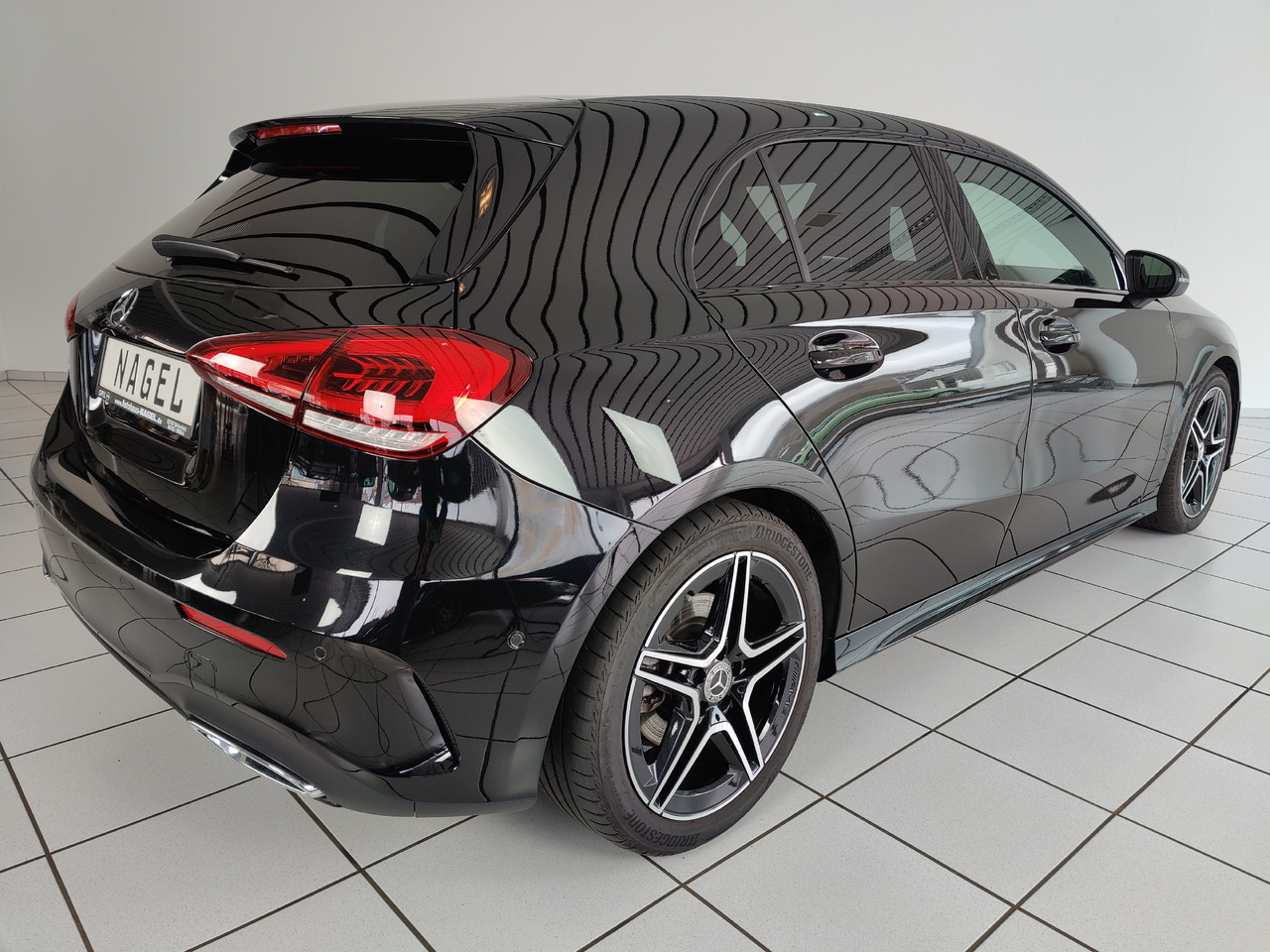 Mercedes-Benz A 220 d Navi LED Park RüKam AHK - Sedans: foto 5 Mercedes-Benz A 220 d Navi LED Park RüKam AHK - Sedans: foto 5