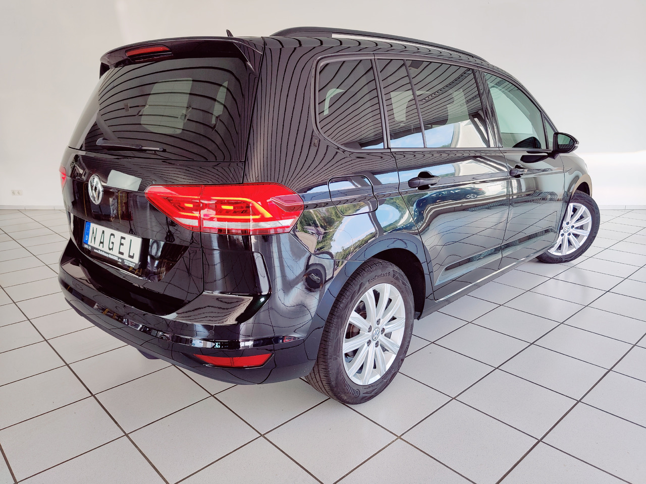 Volkswagen Touran Highline BMT/Start-Stopp Navi Licht RüKam - Vieglā automašīna: foto 5 Volkswagen Touran Highline BMT/Start-Stopp Navi Licht RüKam - Vieglā automašīna: foto 5
