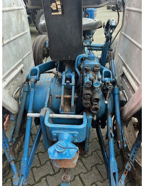 Ford 4610 2wd cabrio - Traktors: foto 3 Ford 4610 2wd cabrio - Traktors: foto 3