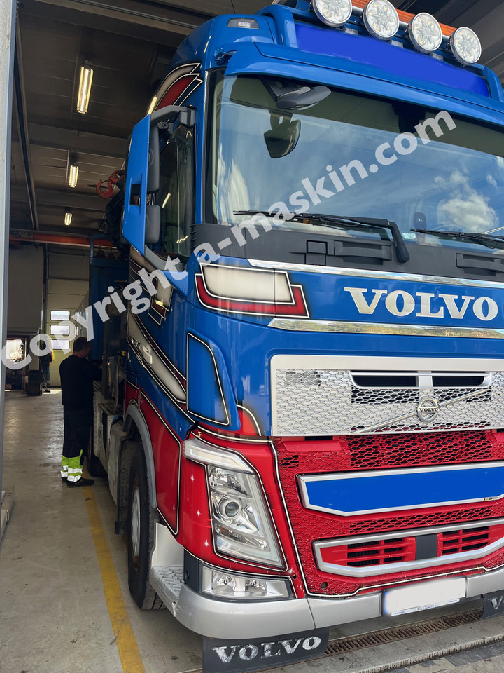 VOLVO FH 540 - Bortu kravas automašīna/ Platforma, Kravas auto ar manipulatoru: foto 1 VOLVO FH 540 - Bortu kravas automašīna/ Platforma, Kravas auto ar manipulatoru: foto 1