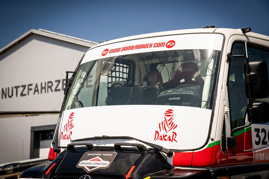 Unimog U400 ex Paris Dakar, Ralley Unimog , mit FIA Wagenpass - Kravas automašīna: foto 5 Unimog U400 ex Paris Dakar, Ralley Unimog , mit FIA Wagenpass - Kravas automašīna: foto 5