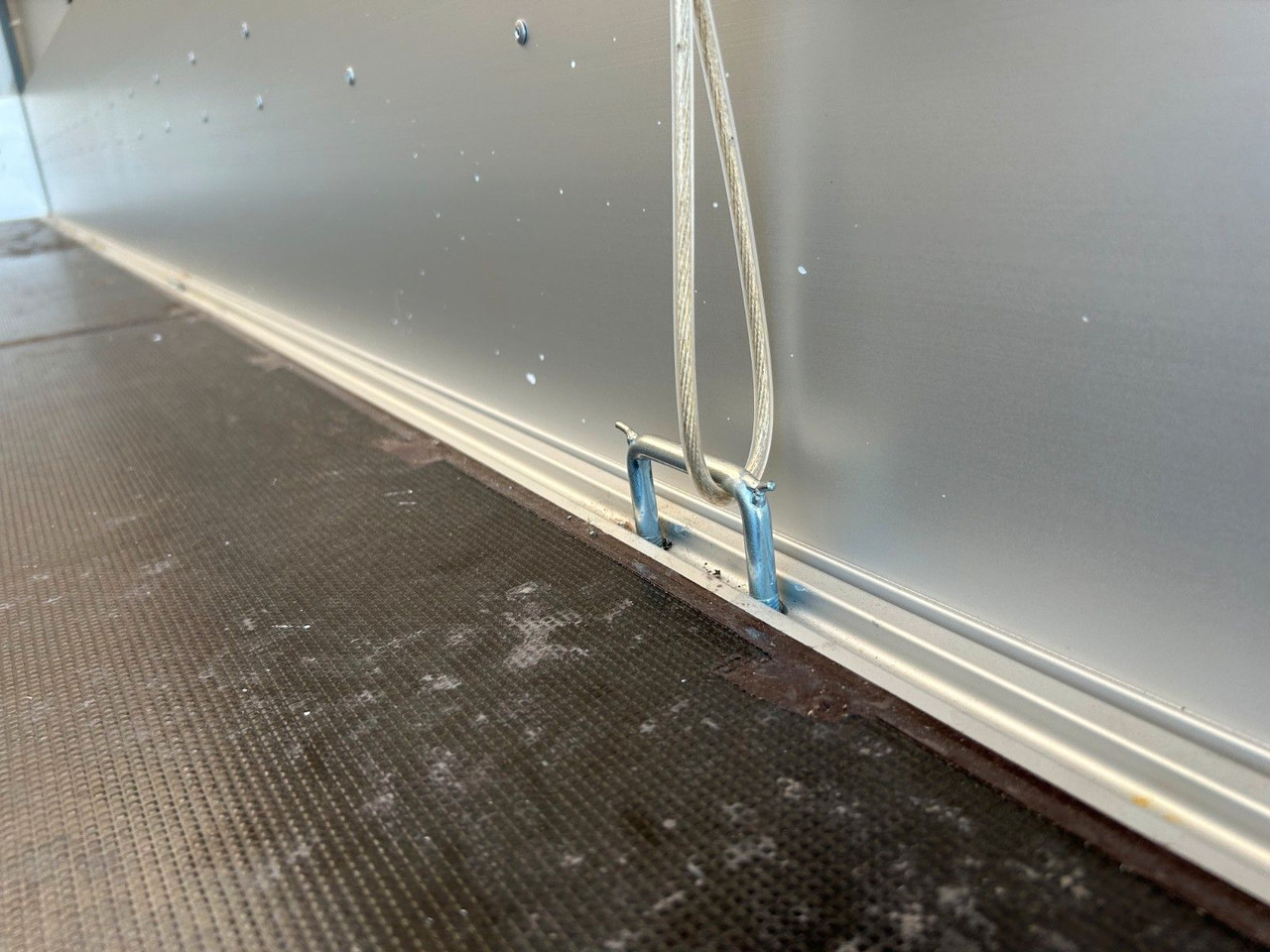 Fiat DUCATO XLWB MAXI Pritsche+Plane - Furgons ar tentu: foto 4 Fiat DUCATO XLWB MAXI Pritsche+Plane - Furgons ar tentu: foto 4