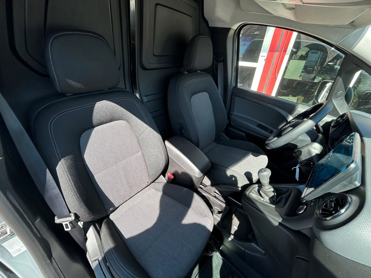 Mercedes-Benz Citan Kasten 112 CDI lang - Mazs furgons: foto 5 Mercedes-Benz Citan Kasten 112 CDI lang - Mazs furgons: foto 5