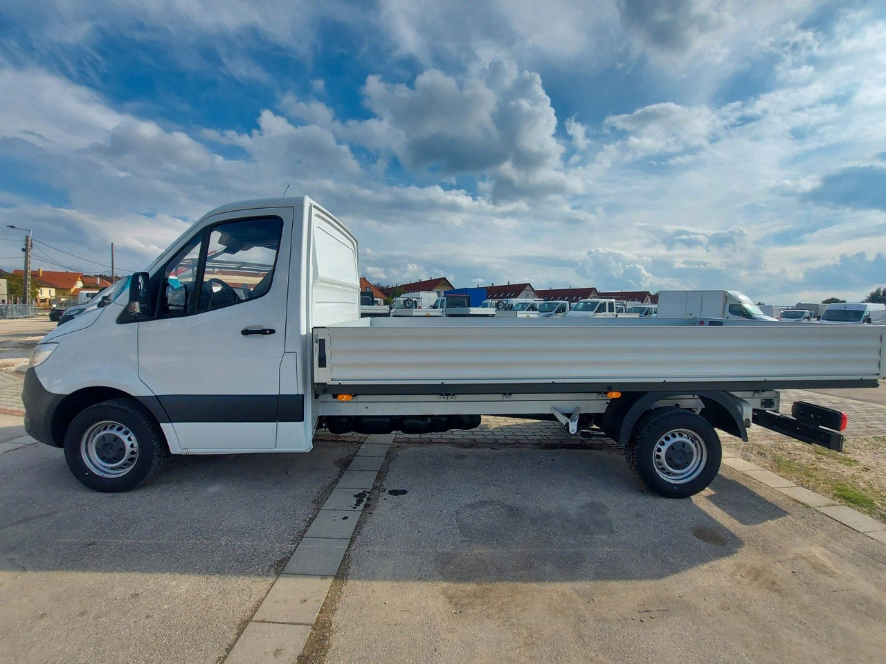 Mercedes-Benz Sprinter 315Pritsche - Automašīna ar kravas platformu: foto 2 Mercedes-Benz Sprinter 315Pritsche - Automašīna ar kravas platformu: foto 2