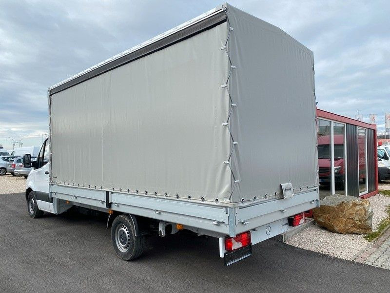 Mercedes-Benz Sprinter 317 PRITSCHE+PLANE - Furgons ar tentu: foto 3 Mercedes-Benz Sprinter 317 PRITSCHE+PLANE - Furgons ar tentu: foto 3