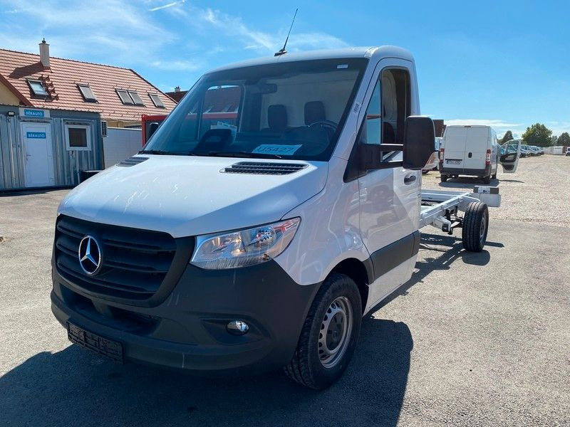 Mercedes-Benz Sprinter 319 Pritsche+Plane 3,5T Anhängelast - Furgons ar tentu: foto 2 Mercedes-Benz Sprinter 319 Pritsche+Plane 3,5T Anhängelast - Furgons ar tentu: foto 2