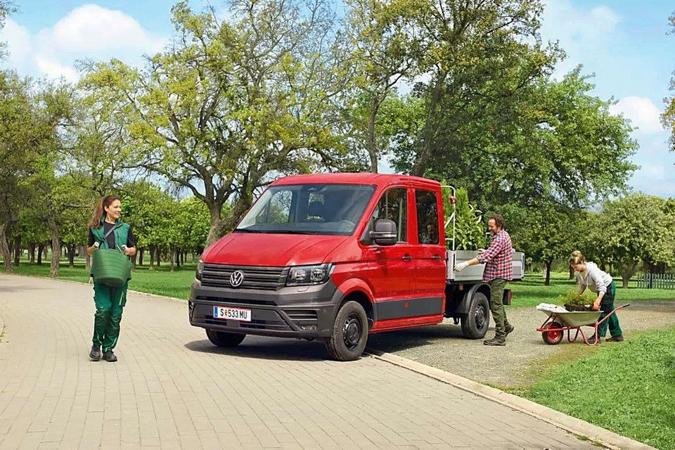 Volkswagen Crafter 35 Doka Fahrgestell KT 2.0 TDI (L4) - Šasija kravas automašīna: foto 1 Volkswagen Crafter 35 Doka Fahrgestell KT 2.0 TDI (L4) - Šasija kravas automašīna: foto 1