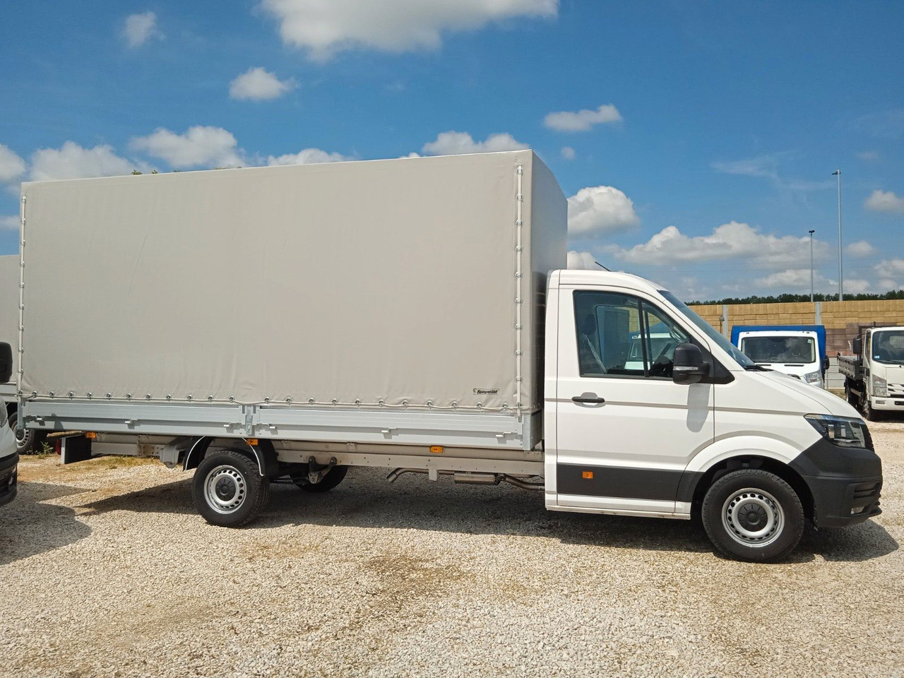 Volkswagen Crafter L4 Pritsche und Plane 5m SOFORT - Furgons ar tentu: foto 3 Volkswagen Crafter L4 Pritsche und Plane 5m SOFORT - Furgons ar tentu: foto 3