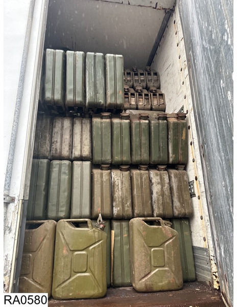 Fruehauf gesloten bak Estimated 3000 Jerrycans - Puspiekabe slēgtā virsbūve: foto 5 Fruehauf gesloten bak Estimated 3000 Jerrycans - Puspiekabe slēgtā virsbūve: foto 5