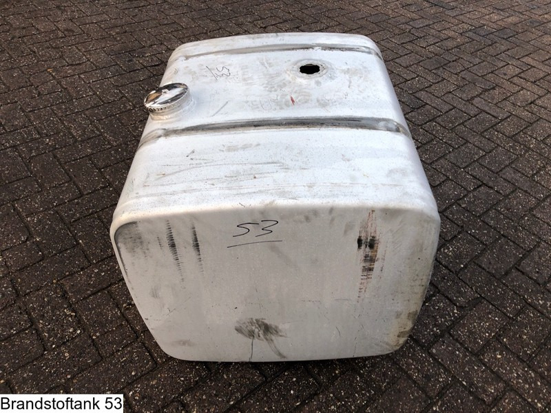 Iveco B 0.74 x D 0.65 x H 0.62 = 300 Liter - Degvielas tvertne: foto 4 Iveco B 0.74 x D 0.65 x H 0.62 = 300 Liter - Degvielas tvertne: foto 4