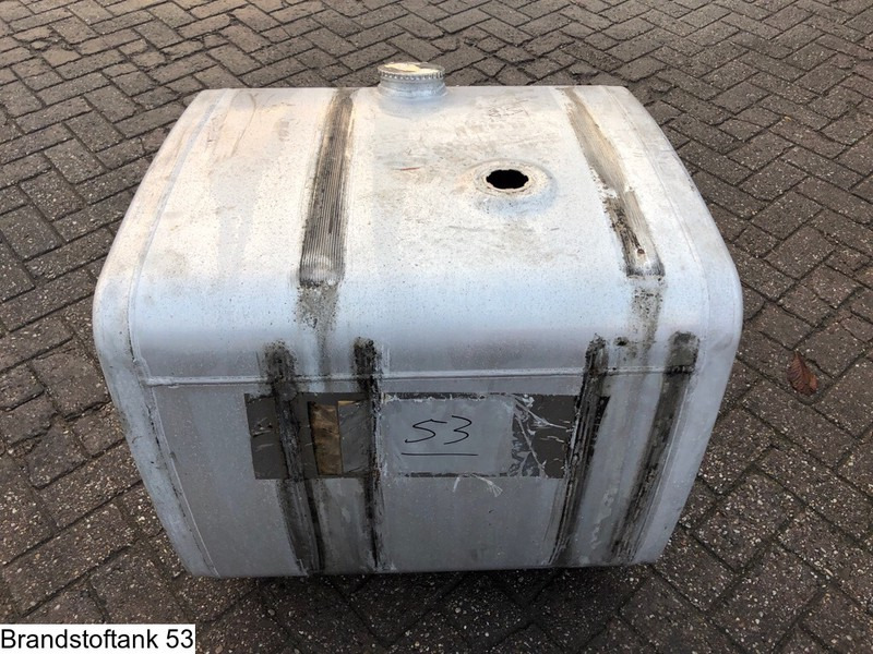 Iveco B 0.74 x D 0.65 x H 0.62 = 300 Liter - Degvielas tvertne: foto 5 Iveco B 0.74 x D 0.65 x H 0.62 = 300 Liter - Degvielas tvertne: foto 5