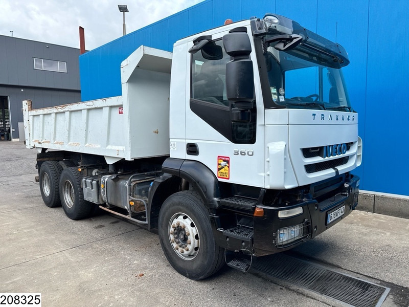 Iveco Trakker 360 6x4, Manual, Steel suspension - Kravas automašīna pašizgāzējs: foto 3 Iveco Trakker 360 6x4, Manual, Steel suspension - Kravas automašīna pašizgāzējs: foto 3