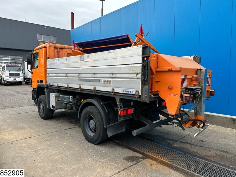 Mercedes-Benz Actros 1832 4X4, Grit spreader, Snow plough, Tipper - Kravas automašīna pašizgāzējs: foto 2 Mercedes-Benz Actros 1832 4X4, Grit spreader, Snow plough, Tipper - Kravas automašīna pašizgāzējs: foto 2