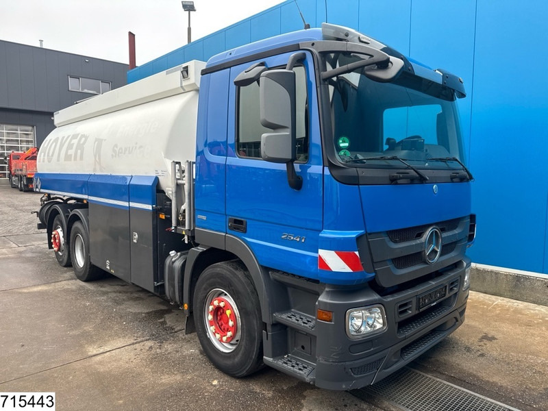 Mercedes-Benz Actros 2541 6x2, EURO 5, ADR, 20.550 Liter, 4 Comp - Autocisterna: foto 3 Mercedes-Benz Actros 2541 6x2, EURO 5, ADR, 20.550 Liter, 4 Comp - Autocisterna: foto 3