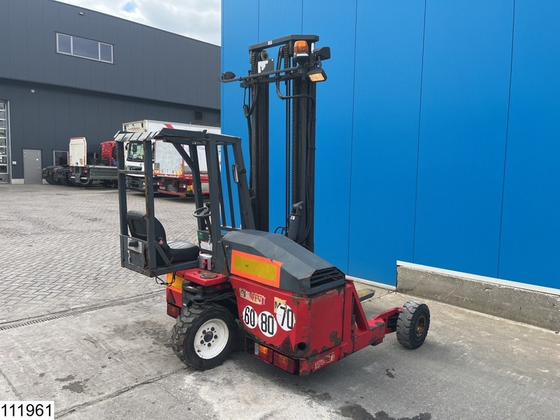 Moffett M4 20.3 3x3, H 3,90 mtr, 2000 KG - Mobilais autoiekrāvējs: foto 2 Moffett M4 20.3 3x3, H 3,90 mtr, 2000 KG - Mobilais autoiekrāvējs: foto 2