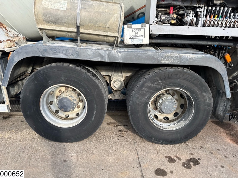 Renault Kerax 410 Dxi 8x4, Cifa, 9m3, Remote - Betonvedējs: foto 3 Renault Kerax 410 Dxi 8x4, Cifa, 9m3, Remote - Betonvedējs: foto 3