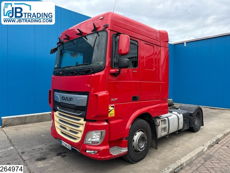 DAF XF 480 EURO 6, Retarder, PTO, Standairco, defects - Vilcējs: foto 1 DAF XF 480 EURO 6, Retarder, PTO, Standairco, defects - Vilcējs: foto 1