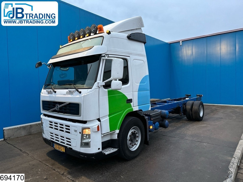 Volvo FM 380 EURO 5 - Šasija kravas automašīna: foto 1 Volvo FM 380 EURO 5 - Šasija kravas automašīna: foto 1