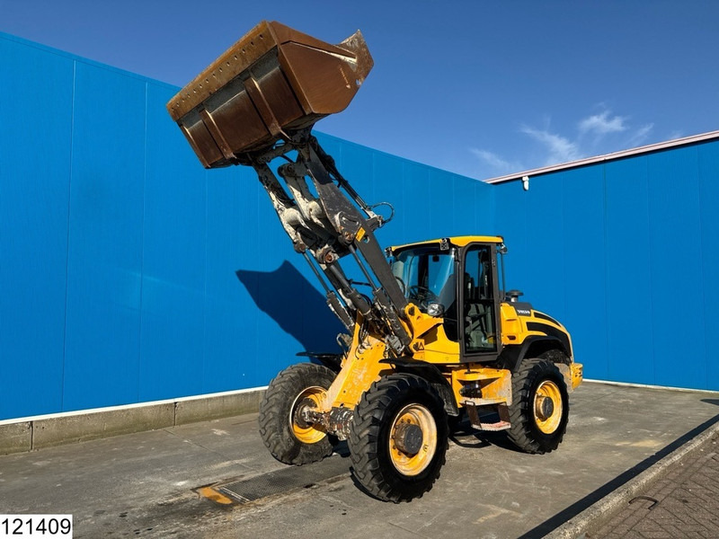 Volvo L45h 8670KG, 4750MM lifting height, 75KW - Riteņu iekrāvējs: foto 2 Volvo L45h 8670KG, 4750MM lifting height, 75KW - Riteņu iekrāvējs: foto 2