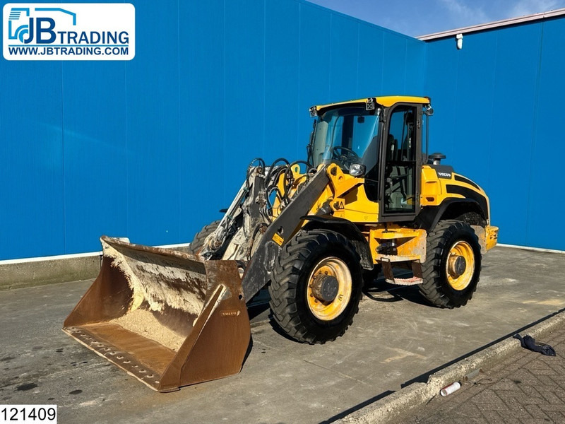 Volvo L45h 8670KG, 4750MM lifting height, 75KW - Riteņu iekrāvējs: foto 1 Volvo L45h 8670KG, 4750MM lifting height, 75KW - Riteņu iekrāvējs: foto 1