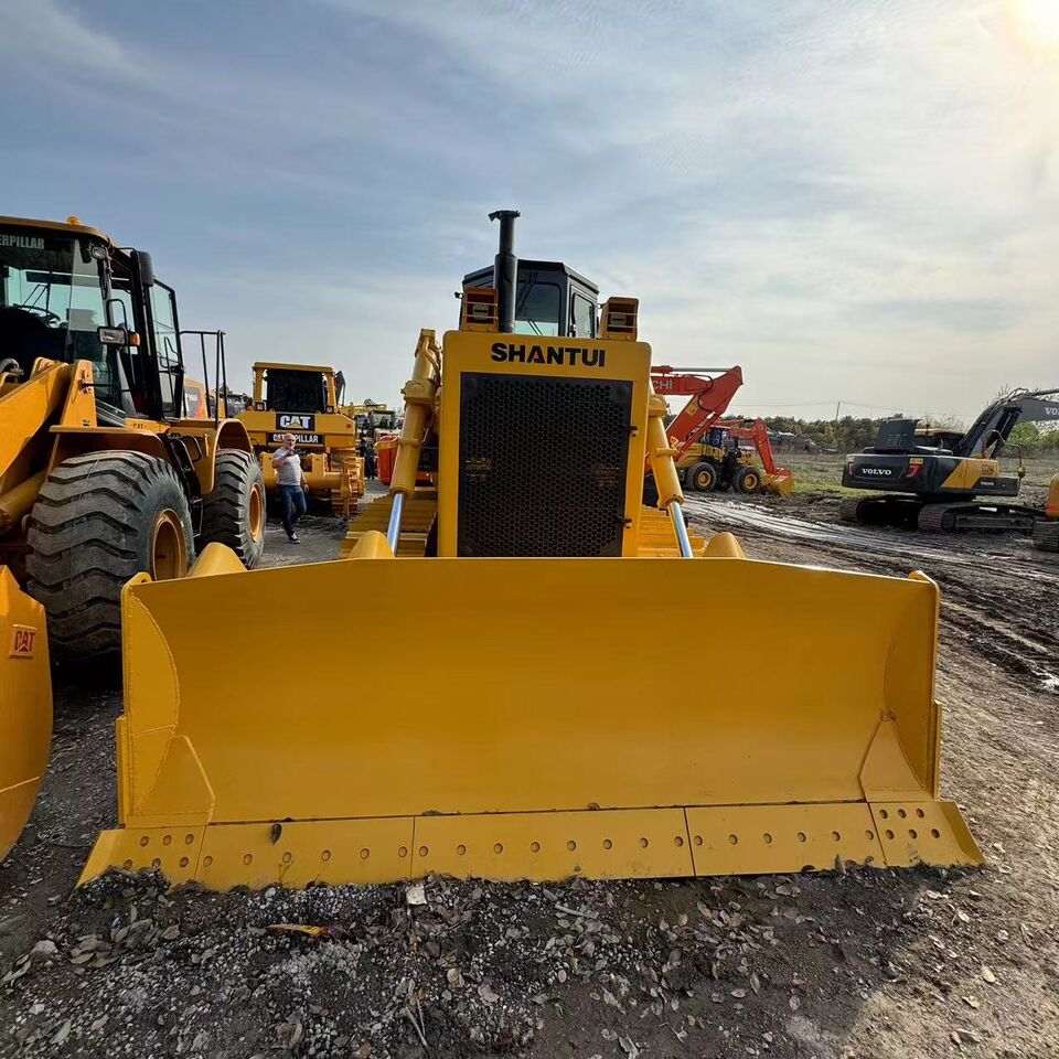 SHANTUI Equipped With Heavy Blade & Ripper For Dozing & Ripping ,high quality,second hand, low working hoursSD22 - Buldozers: foto 2 SHANTUI Equipped With Heavy Blade & Ripper For Dozing & Ripping ,high quality,second hand, low working hoursSD22 - Buldozers: foto 2