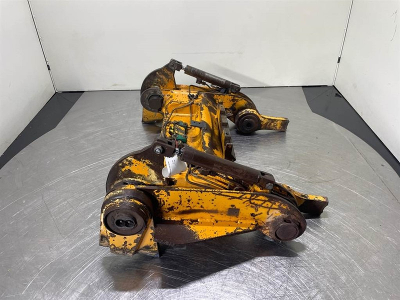 Ahlmann AZ10 - Quick coupler/Schnellwechsler/Snelwissel - Ātrā sakabe - Celtniecības tehnika: foto 3 Ahlmann AZ10 - Quick coupler/Schnellwechsler/Snelwissel - Ātrā sakabe - Celtniecības tehnika: foto 3