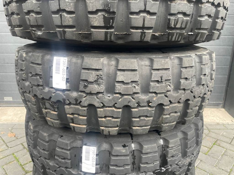 Atlas AR65-Continental 12.5R20-Tire/Reifen/Band - Riepas un diski - Celtniecības tehnika: foto 5 Atlas AR65-Continental 12.5R20-Tire/Reifen/Band - Riepas un diski - Celtniecības tehnika: foto 5