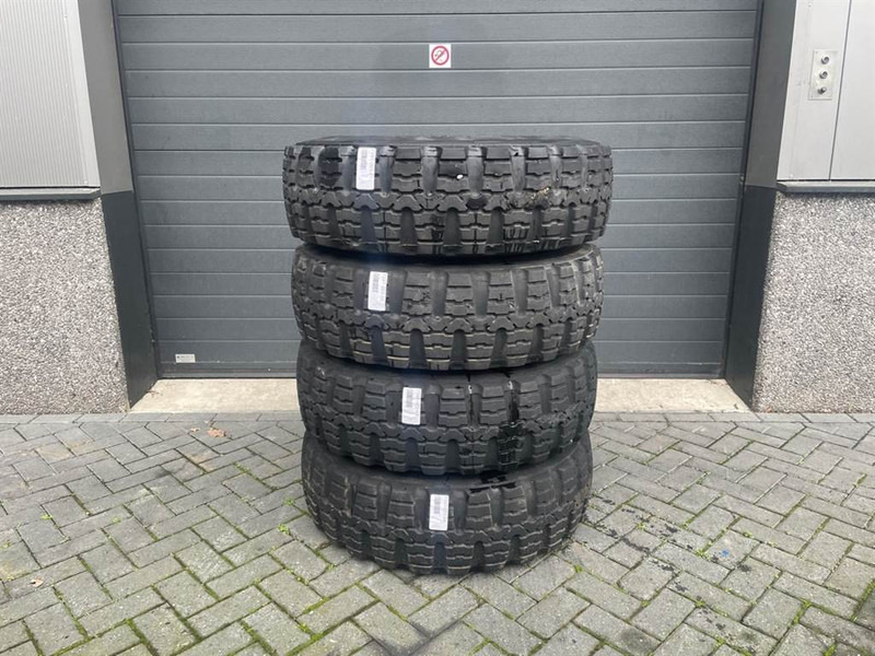 Atlas AR65-Continental 12.5R20-Tire/Reifen/Band - Riepas un diski - Celtniecības tehnika: foto 1 Atlas AR65-Continental 12.5R20-Tire/Reifen/Band - Riepas un diski - Celtniecības tehnika: foto 1