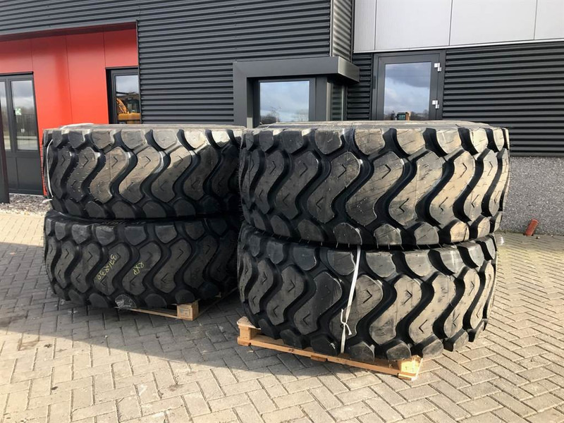 Banden/Reifen/Tires 26.5R25 XHA - Tyre/Reifen/Band - Riepas un diski - Celtniecības tehnika: foto 1 Banden/Reifen/Tires 26.5R25 XHA - Tyre/Reifen/Band - Riepas un diski - Celtniecības tehnika: foto 1