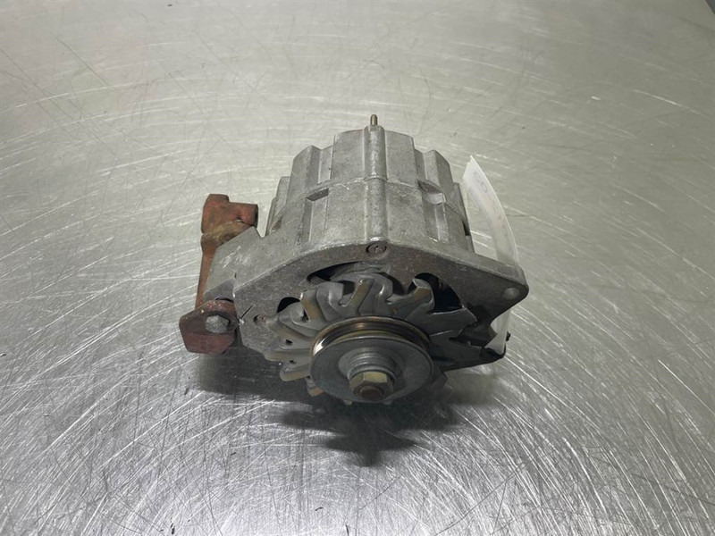 Bosch 0120488208-28V 35A-Alternator/Lichtmaschine/Dynamo - Dzinējs - Celtniecības tehnika: foto 1 Bosch 0120488208-28V 35A-Alternator/Lichtmaschine/Dynamo - Dzinējs - Celtniecības tehnika: foto 1