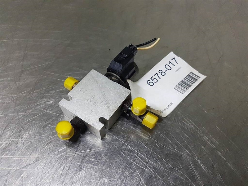 Case 621D-CNH 445471A1-Valve/Ventile/Ventiel - Hidraulika - Celtniecības tehnika: foto 1 Case 621D-CNH 445471A1-Valve/Ventile/Ventiel - Hidraulika - Celtniecības tehnika: foto 1