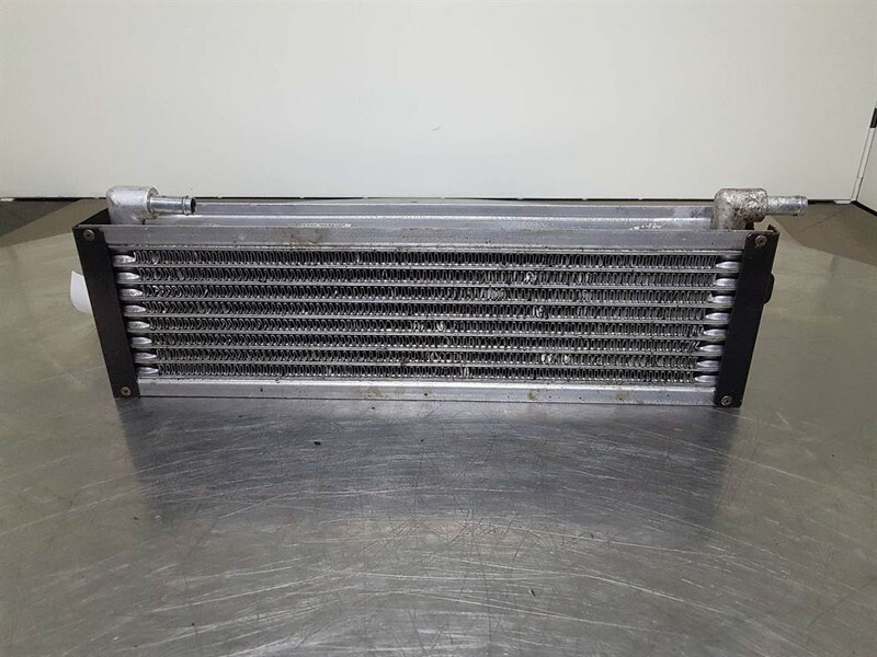 Case 621D-Denso MNY70266601B2C-Airco condenser/koeler - Rāmis/ Šasija - Celtniecības tehnika: foto 3 Case 621D-Denso MNY70266601B2C-Airco condenser/koeler - Rāmis/ Šasija - Celtniecības tehnika: foto 3