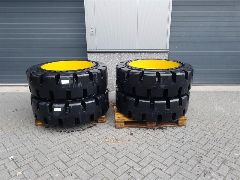 Cat 910/914 - 447-1131 - Tyre/Reifen/Band - Riepas un diski - Celtniecības tehnika: foto 1 Cat 910/914 - 447-1131 - Tyre/Reifen/Band - Riepas un diski - Celtniecības tehnika: foto 1