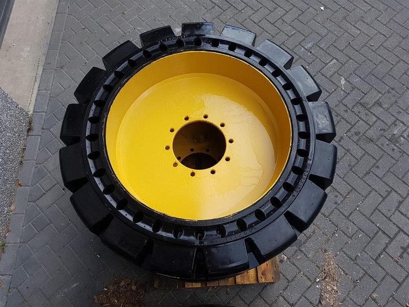 Cat 910/914 - 447-1131 - Tyre/Reifen/Band - Riepas un diski - Celtniecības tehnika: foto 4 Cat 910/914 - 447-1131 - Tyre/Reifen/Band - Riepas un diski - Celtniecības tehnika: foto 4