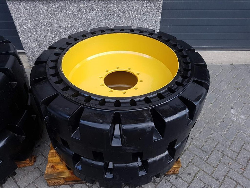 Cat 910/914 - 447-1131 - Tyre/Reifen/Band - Riepas un diski - Celtniecības tehnika: foto 3 Cat 910/914 - 447-1131 - Tyre/Reifen/Band - Riepas un diski - Celtniecības tehnika: foto 3